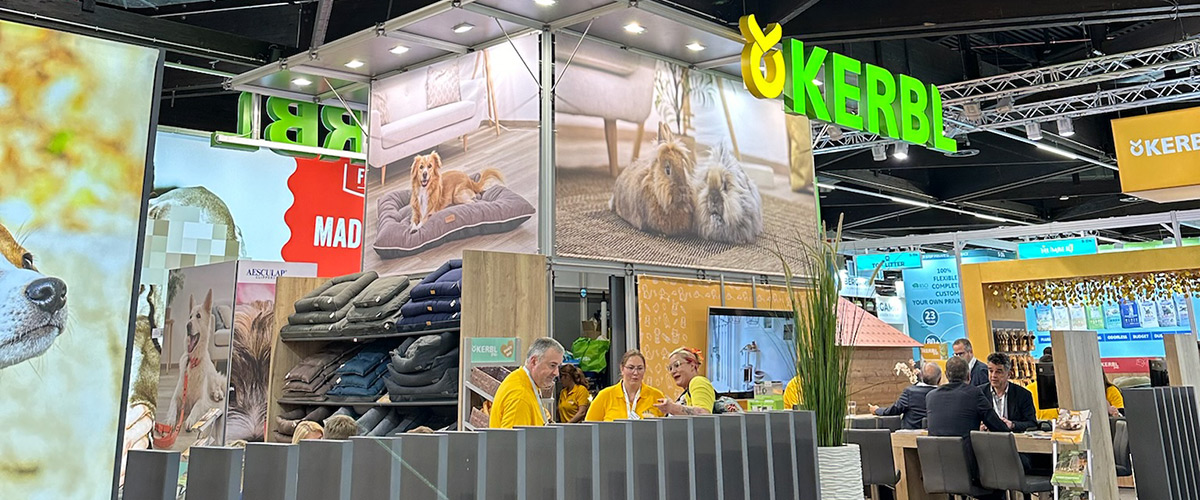 Messestand von Kerbl auf der Heimtiermesse Interzoo